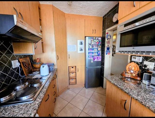 2 BEDROOM APARTMENT FOR SALE IN SINOVILLE